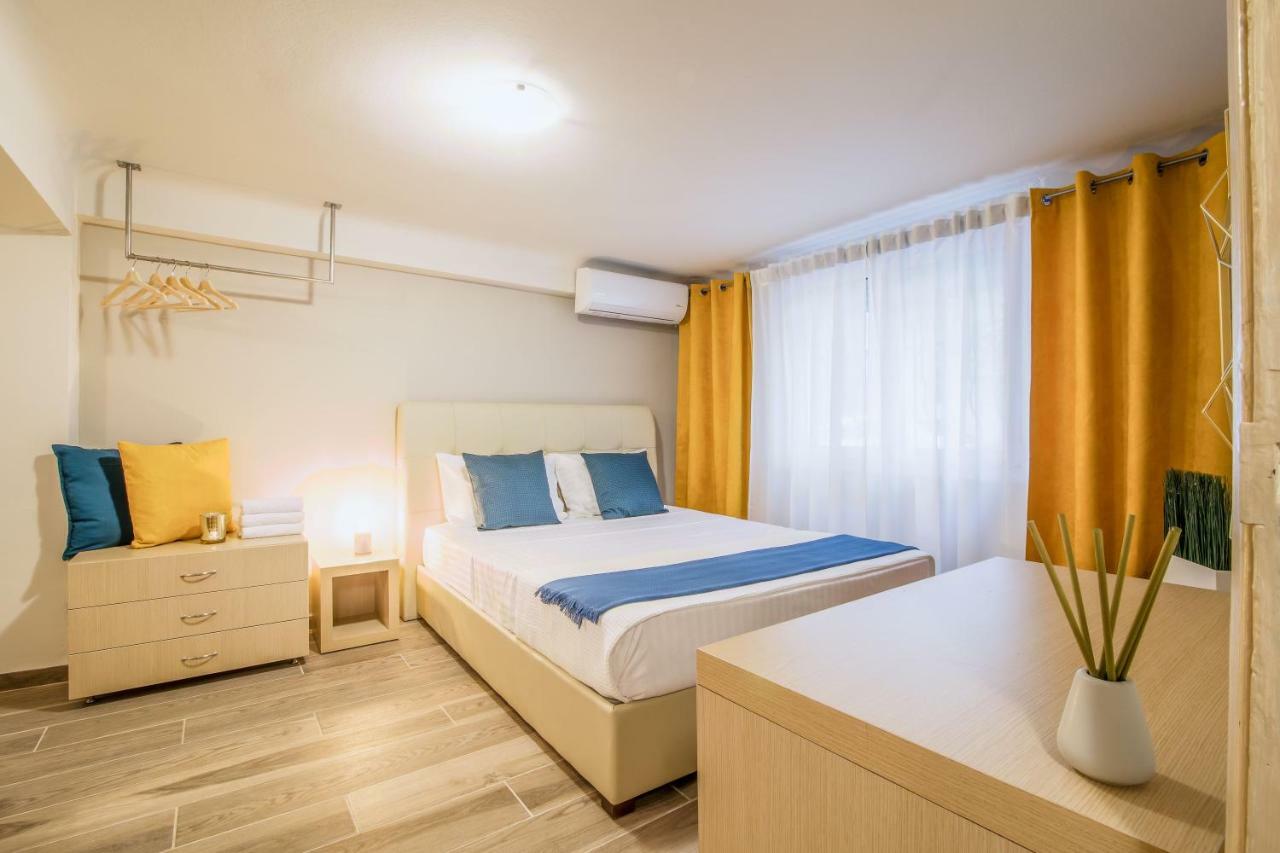 Cozy And Central Apartment Atena Exterior foto